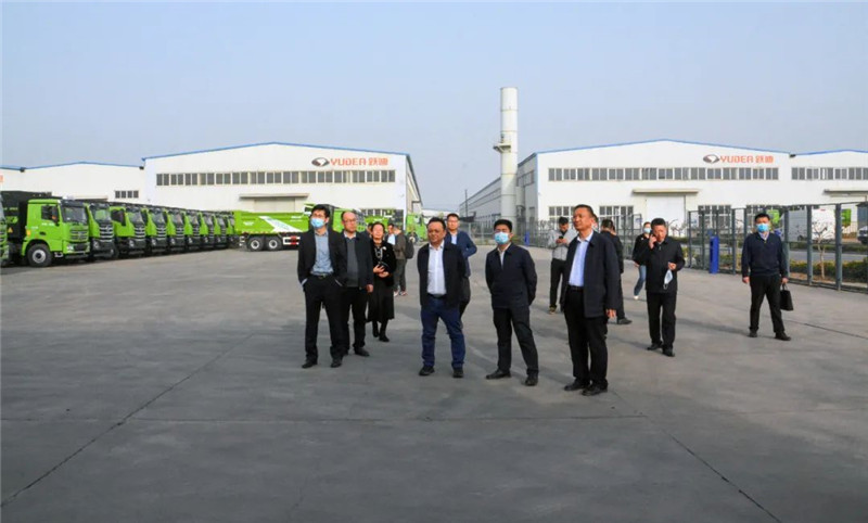 ​东风柳州汽车有限公司党委书记宣颖一行莅临沐鸣2集团考察调研