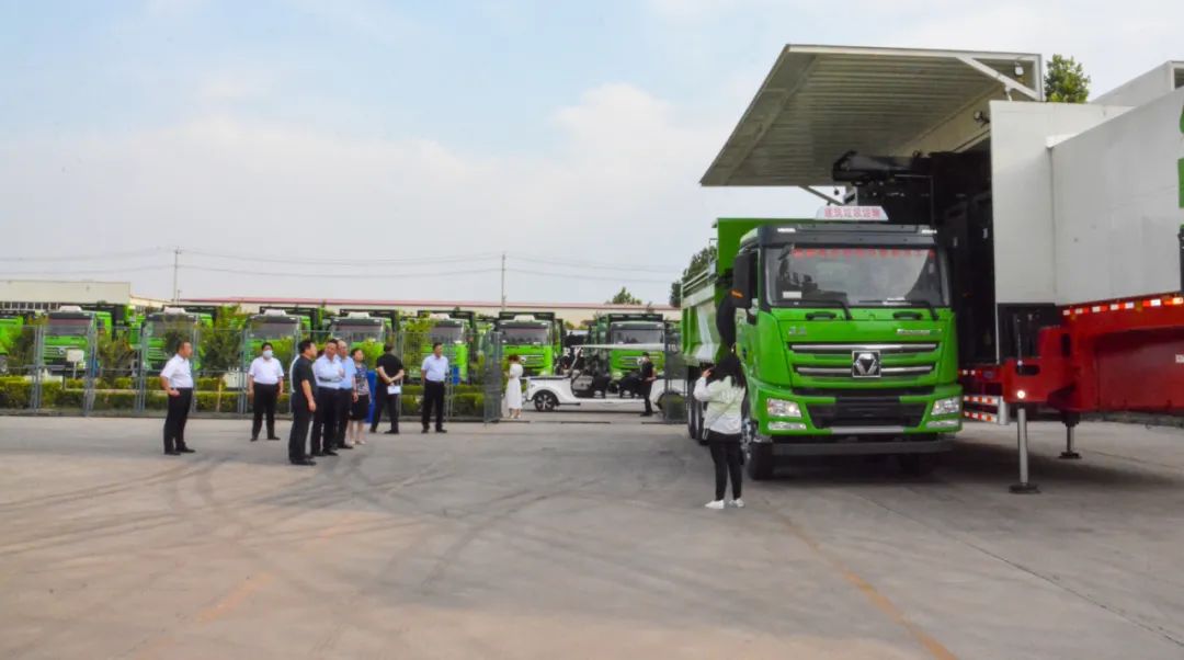 元氏县委副书记、县长曹铂一行莅临沐鸣2集团考察调研