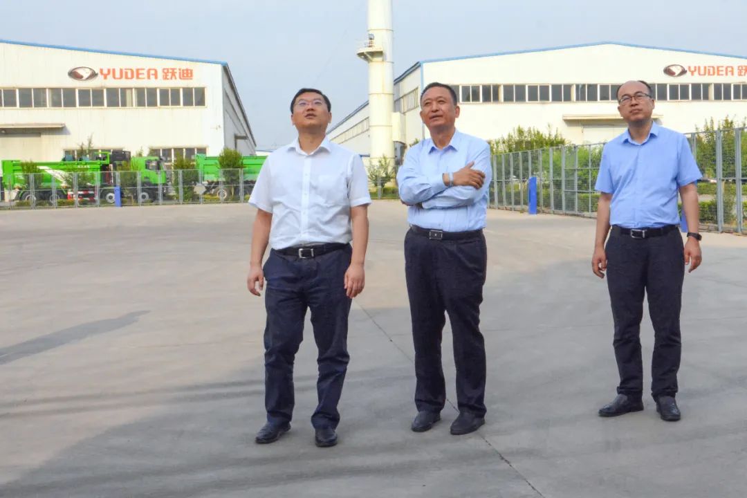 元氏县委副书记、县长曹铂一行莅临沐鸣2集团考察调研