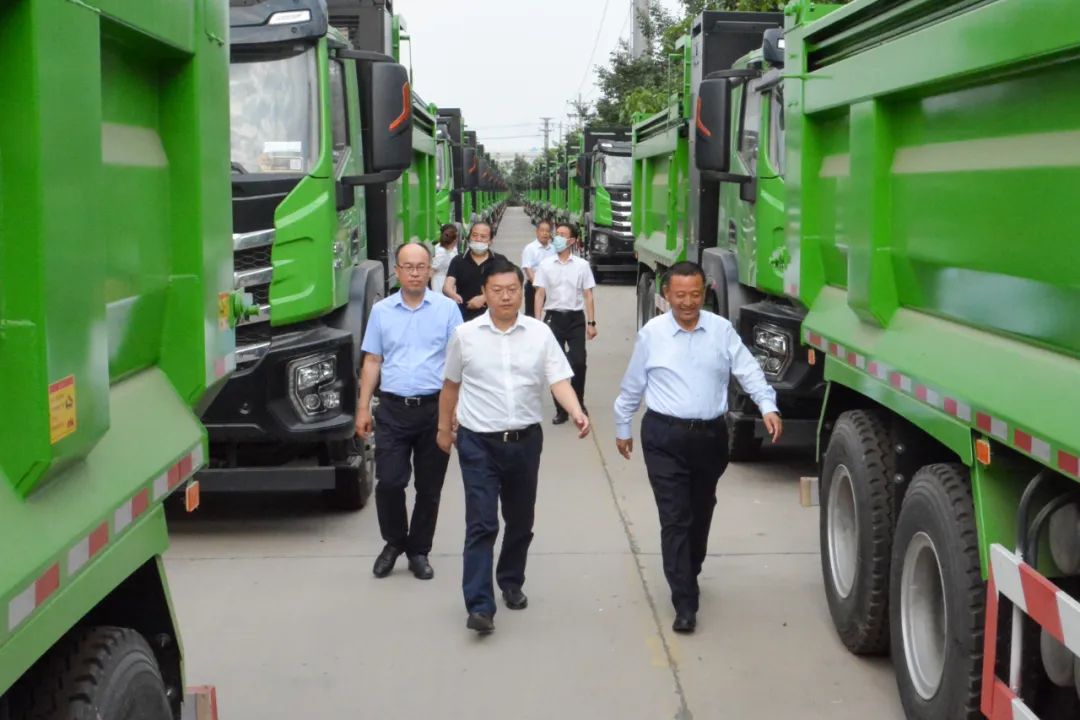 元氏县委副书记、县长曹铂一行莅临沐鸣2集团考察调研