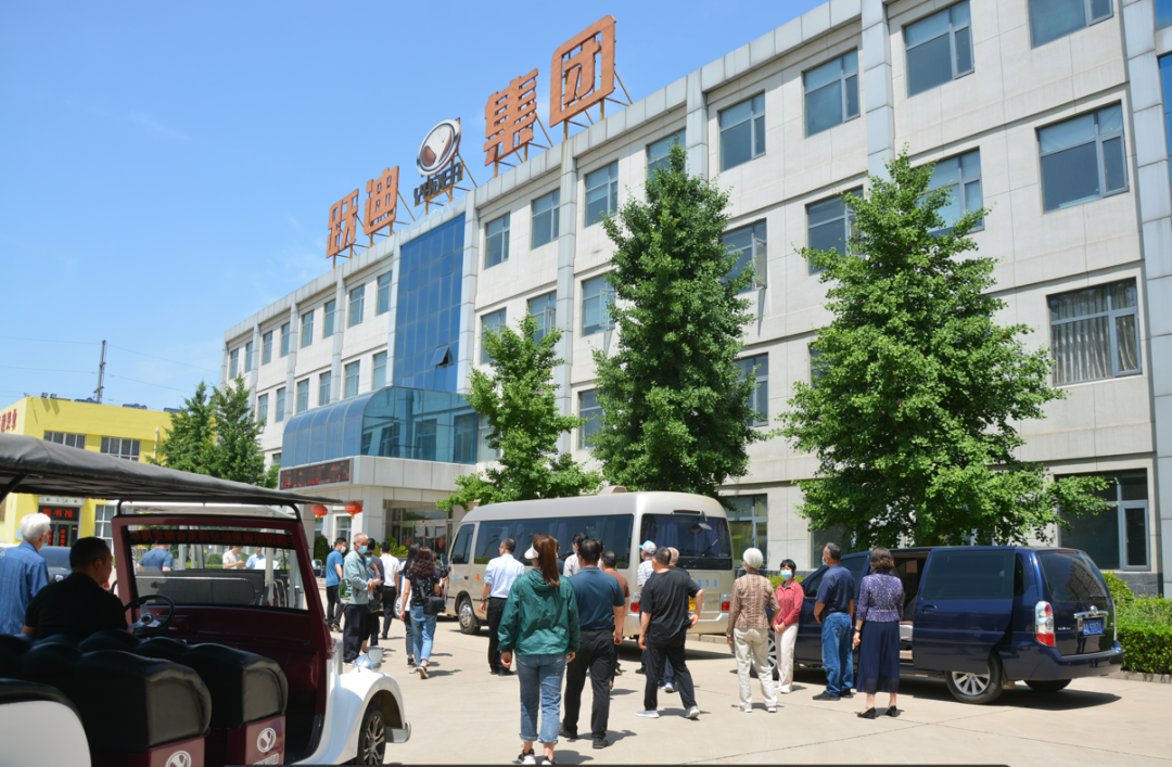 深圳市人大机关干部职工一行赴沐鸣2集团参观考察