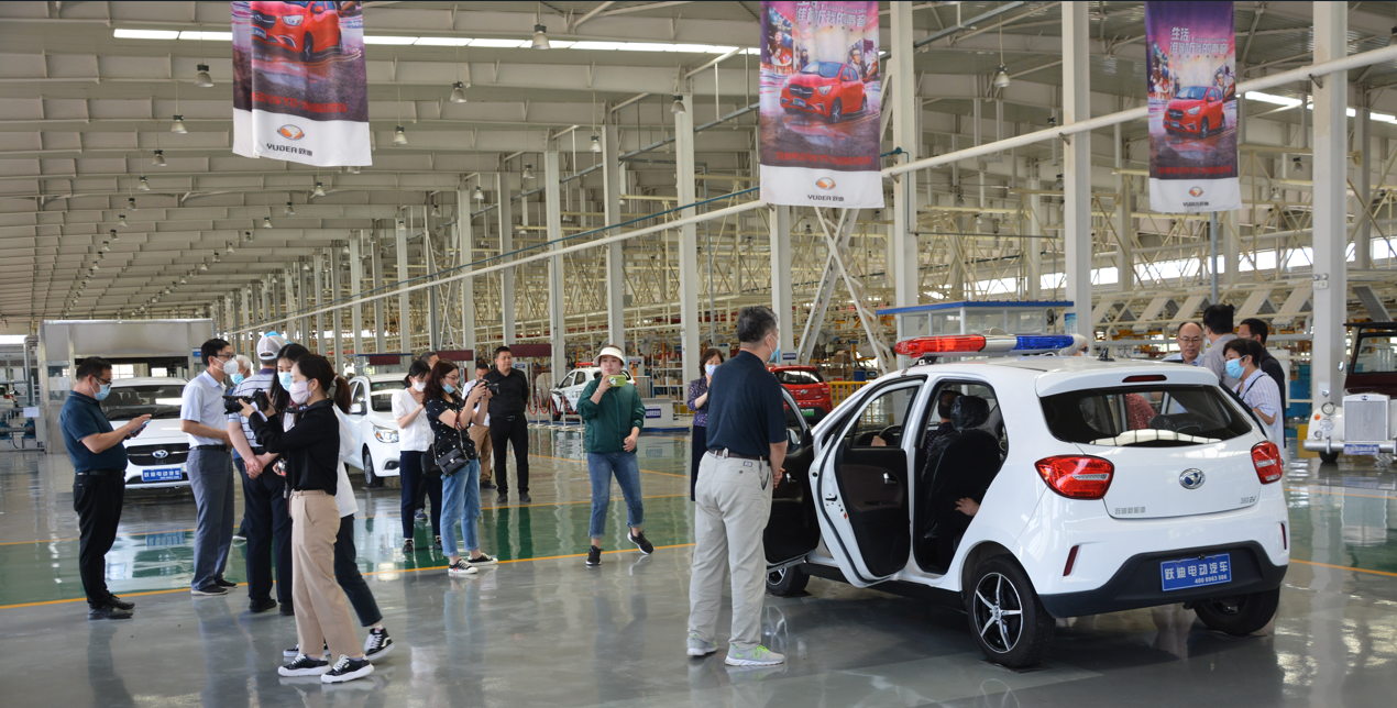 深圳市人大机关干部职工一行赴沐鸣2集团参观考察