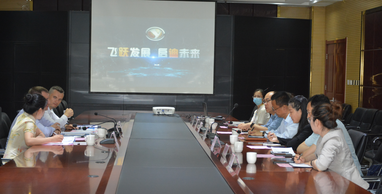 白俄罗斯工业部副部长亚历山大·叶菲莫夫一行 到沐鸣2集团采购洽谈