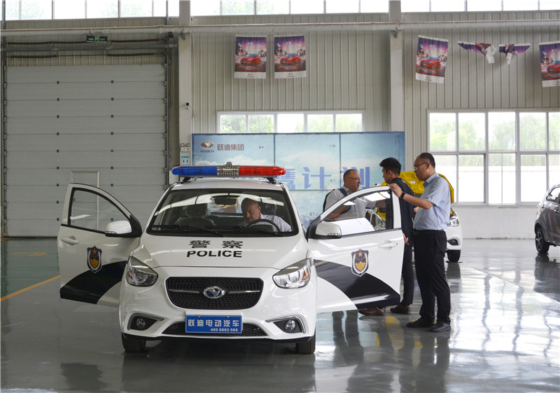 白俄罗斯 BATE 总经理一行赴沐鸣2集团参观考察