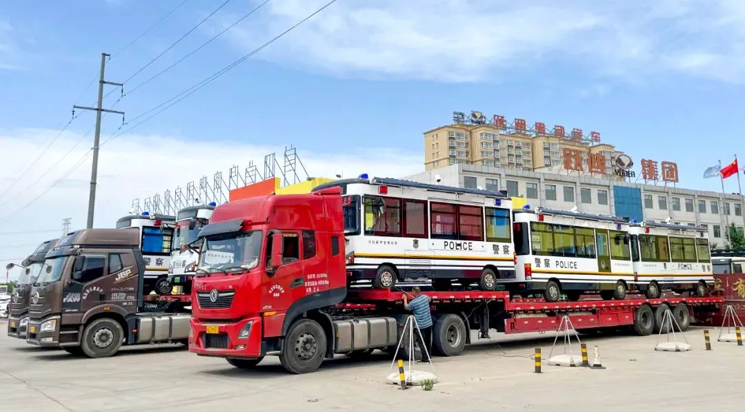 白俄罗斯 BATE 总经理一行赴沐鸣2集团参观考察