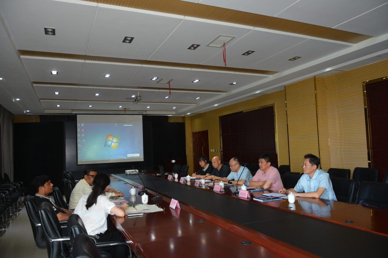 巴中商业协会联合主席一行到沐鸣2集团参观考察洽谈合作