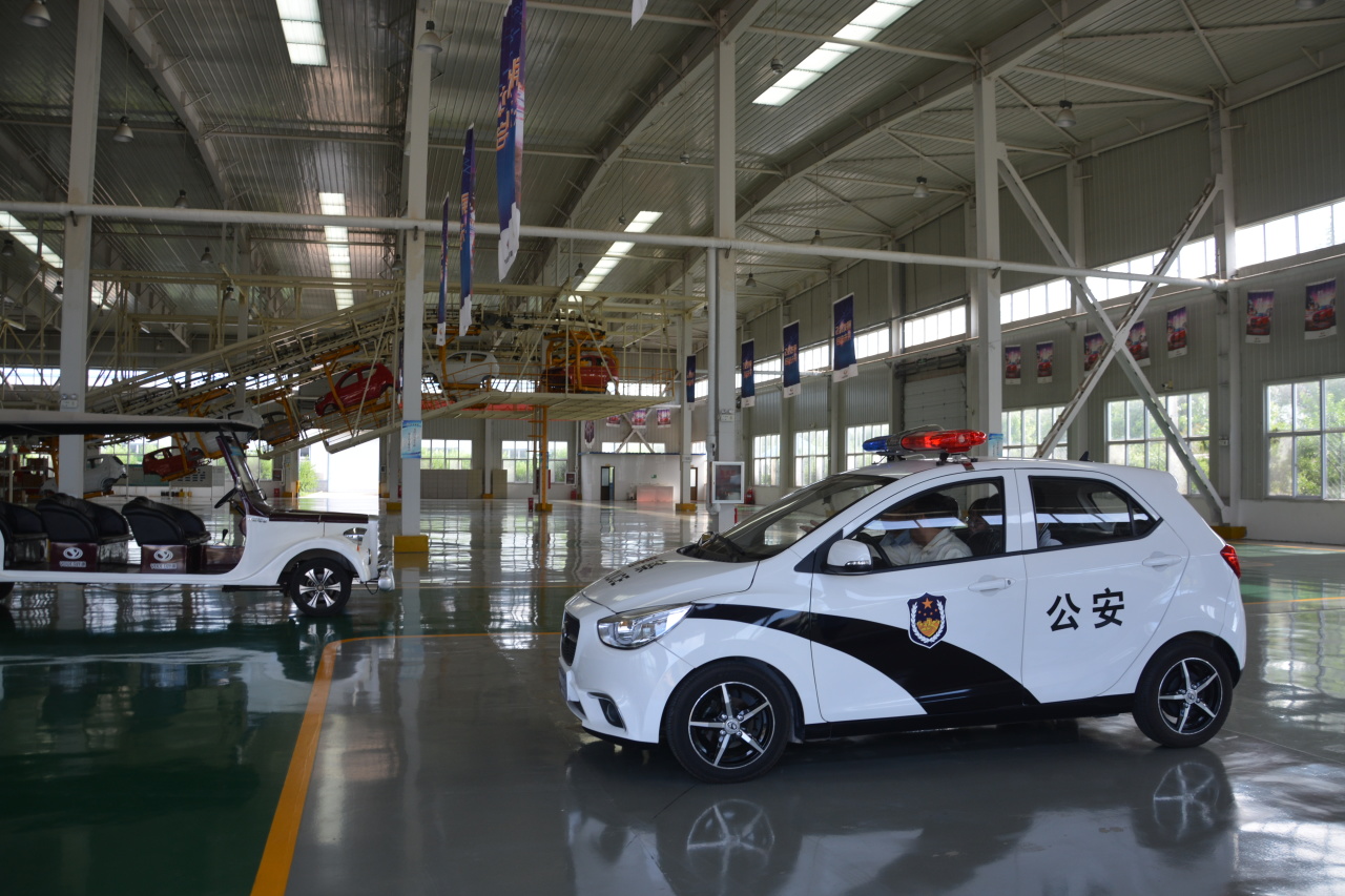 巴中商业协会联合主席一行到沐鸣2集团参观考察洽谈合作