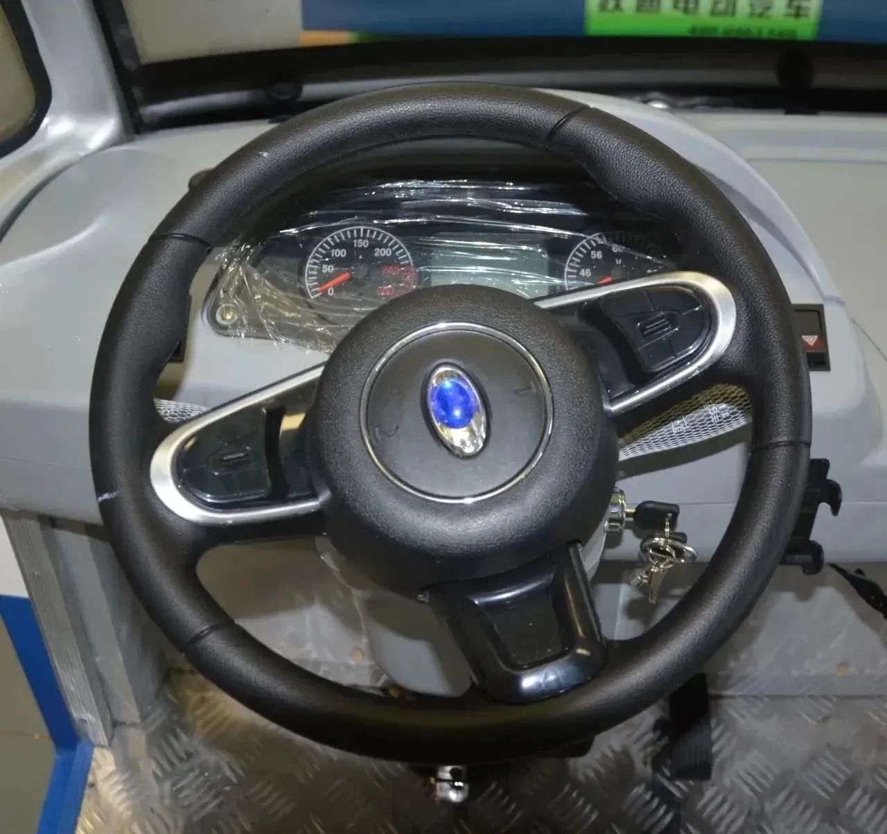 新能源 引领绿色出行丨沐鸣2纯电动货车亮相海南