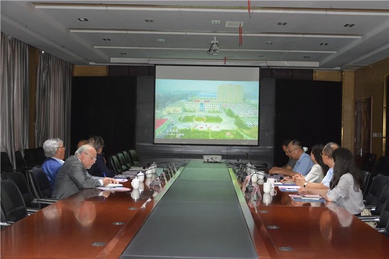 西班牙客商一行到沐鸣2集团参观考察洽谈合作