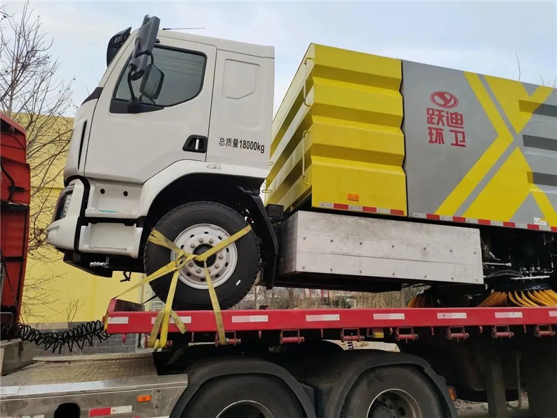 助力城市清洁美丽丨沐鸣2纯电动洗扫车发车