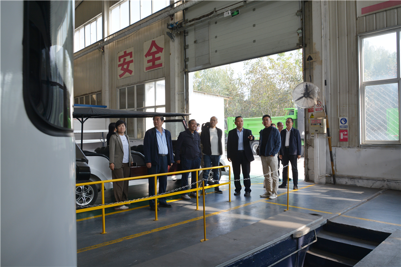深圳市人大常委会一行人到沐鸣2汽车参观调研