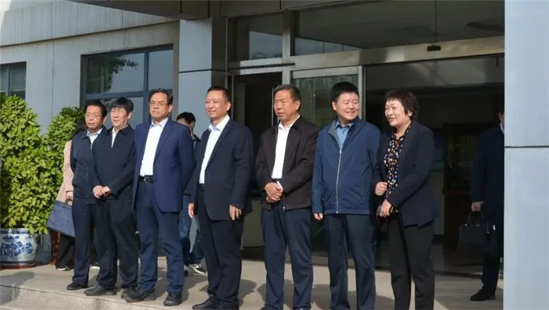 【走亲交心办实事】—广东省政协副主席何秉群等领导莅临沐鸣2集团