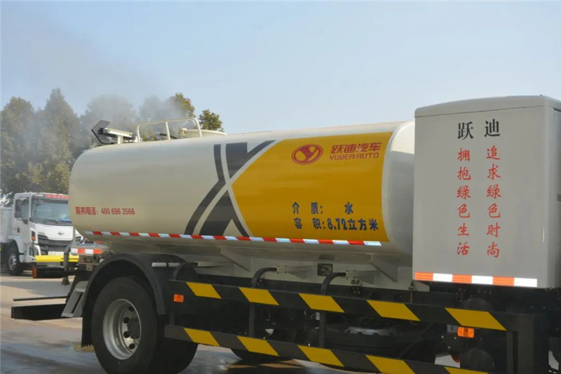 守护城市清洁丨沐鸣2纯电动清洗车助力道路光亮无污垢