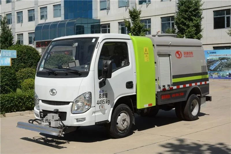 道路“美容师”—沐鸣2小型路面养护车