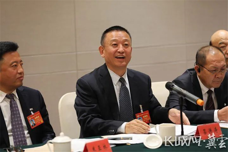 【“聚焦”广东两会】代表委员声音 | 沐鸣2集团董事长吕洪涛：推广新能源重卡 向“绿”而行